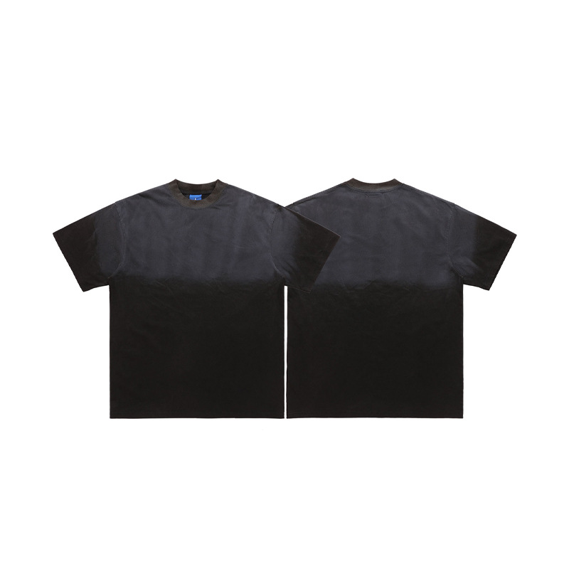 Fashionable old spray-painted street T-shirts 70